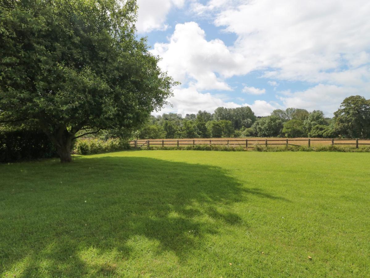 Ammerham Farm Cottage Chard Exterior photo